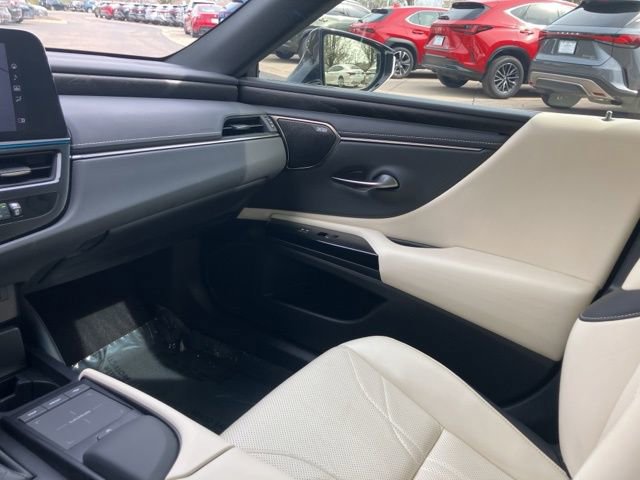 Used 2022 Lexus ES 350 Ultra Luxury w/ Accessory Package 2 image 14