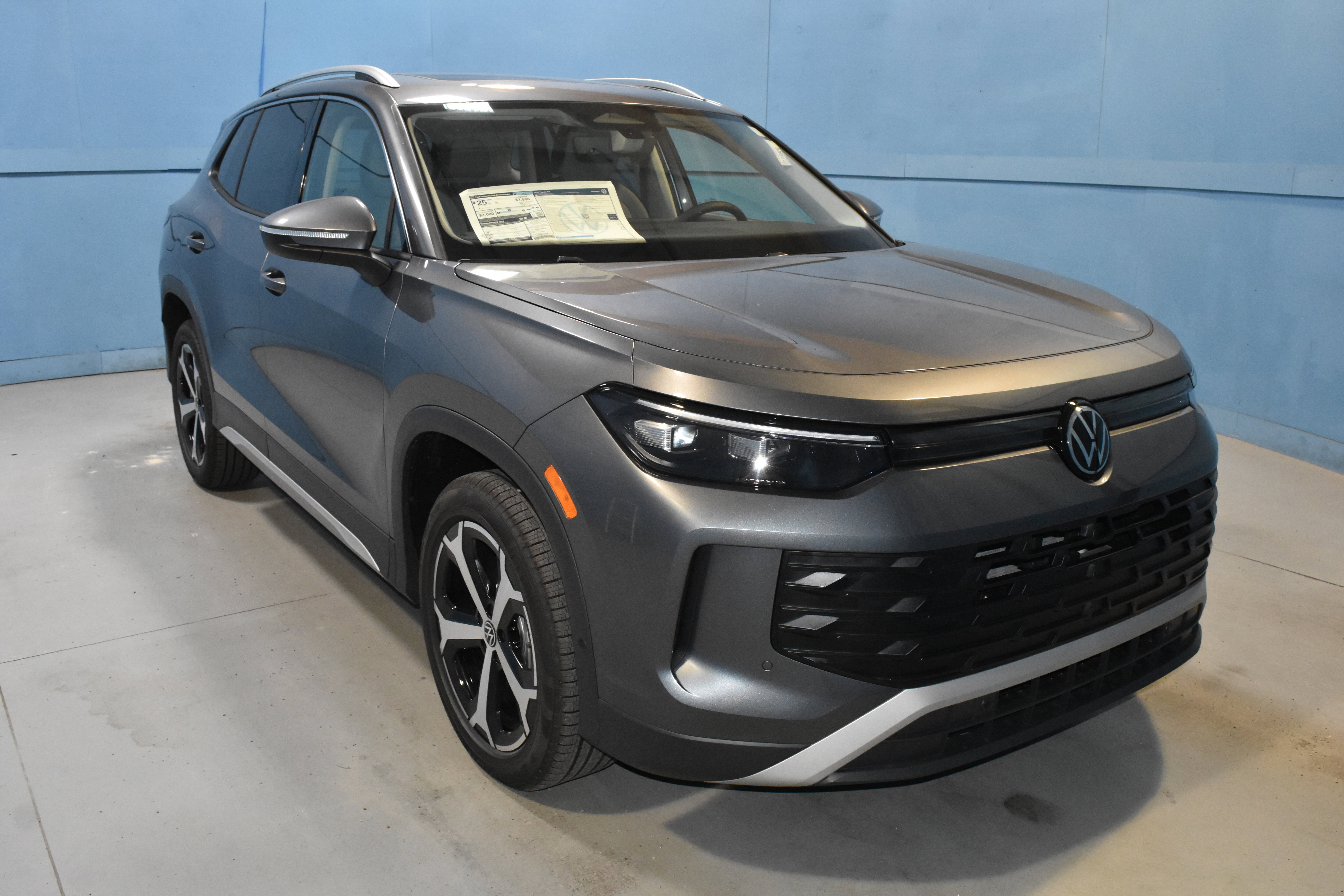 New 2026 Volkswagen Tiguan SE AWD/4WD image 1