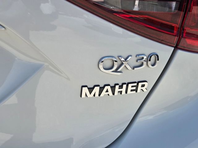 Used 2018 INFINITI QX30 Premium w/ Navigation Package image 12