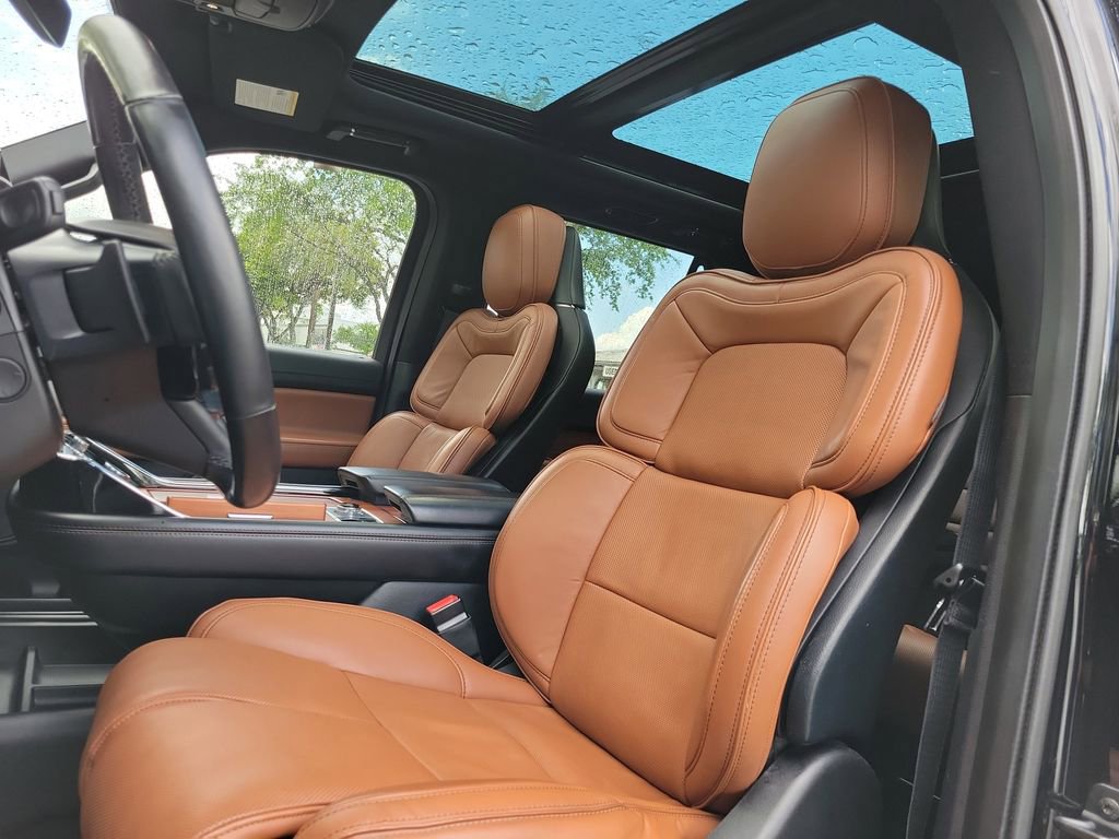 Used 2018 Lincoln Navigator L Reserve w/ Technology Package image 24