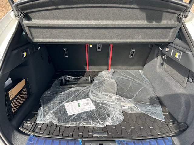 New 2025 Jaguar F-PACE R-Dynamic S image 13