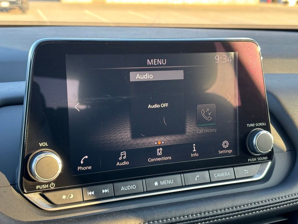 Used 2024 Nissan Rogue S image 25