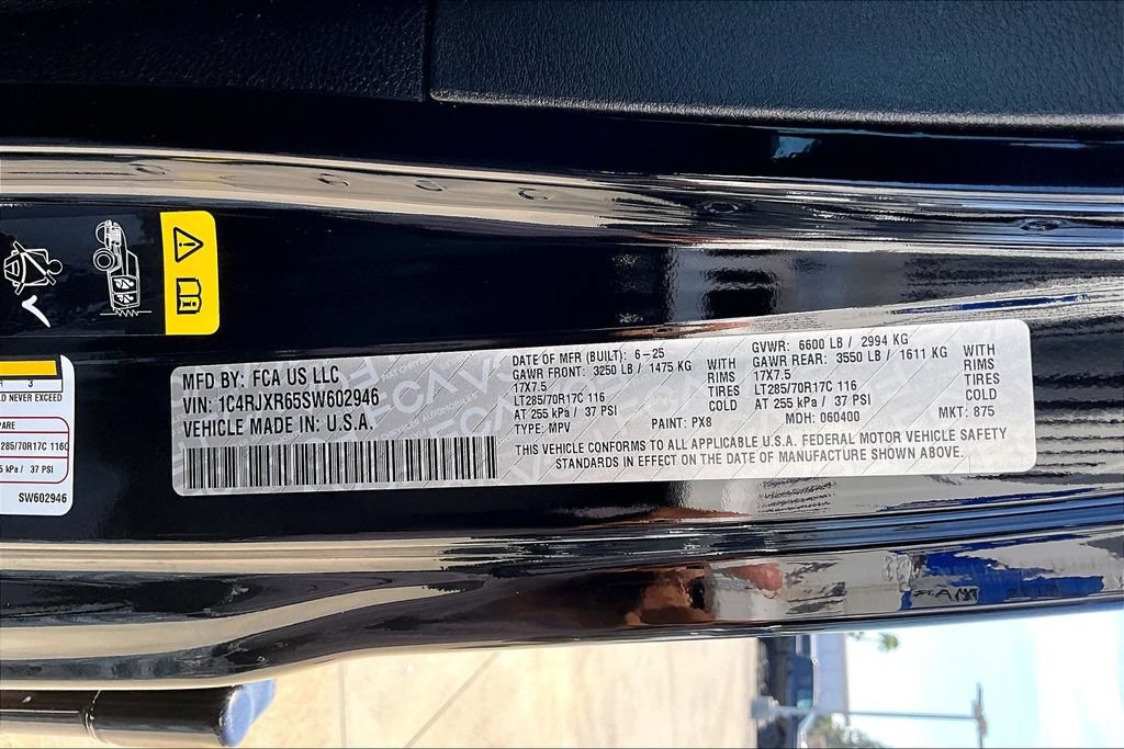 Certified 2025 Jeep Wrangler Unlimited Rubicon 4xe w/ Safety Group AWD/4WD image 33
