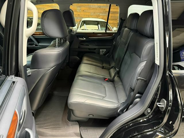 Used 2021 Lexus LX 570 4WD w/ Luxury Package image 20