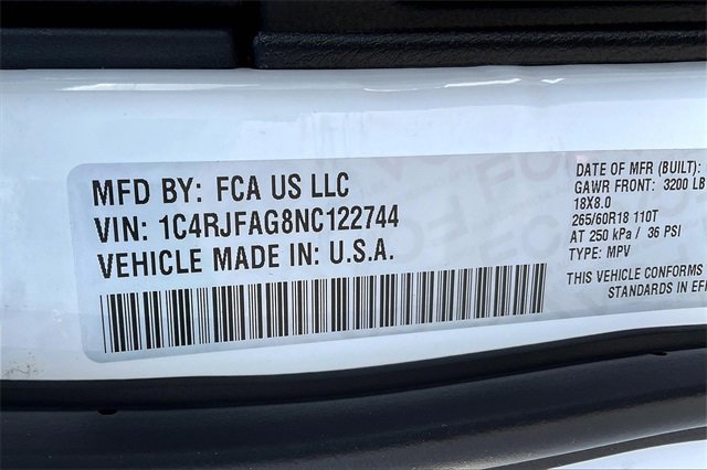 Certified 2022 Jeep Grand Cherokee Laredo X image 35