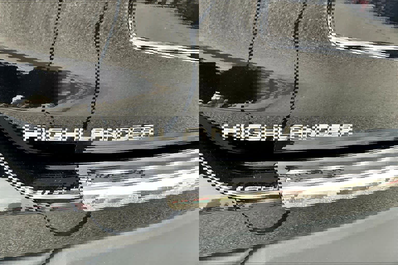 Used 2023 Toyota Highlander LE image 28