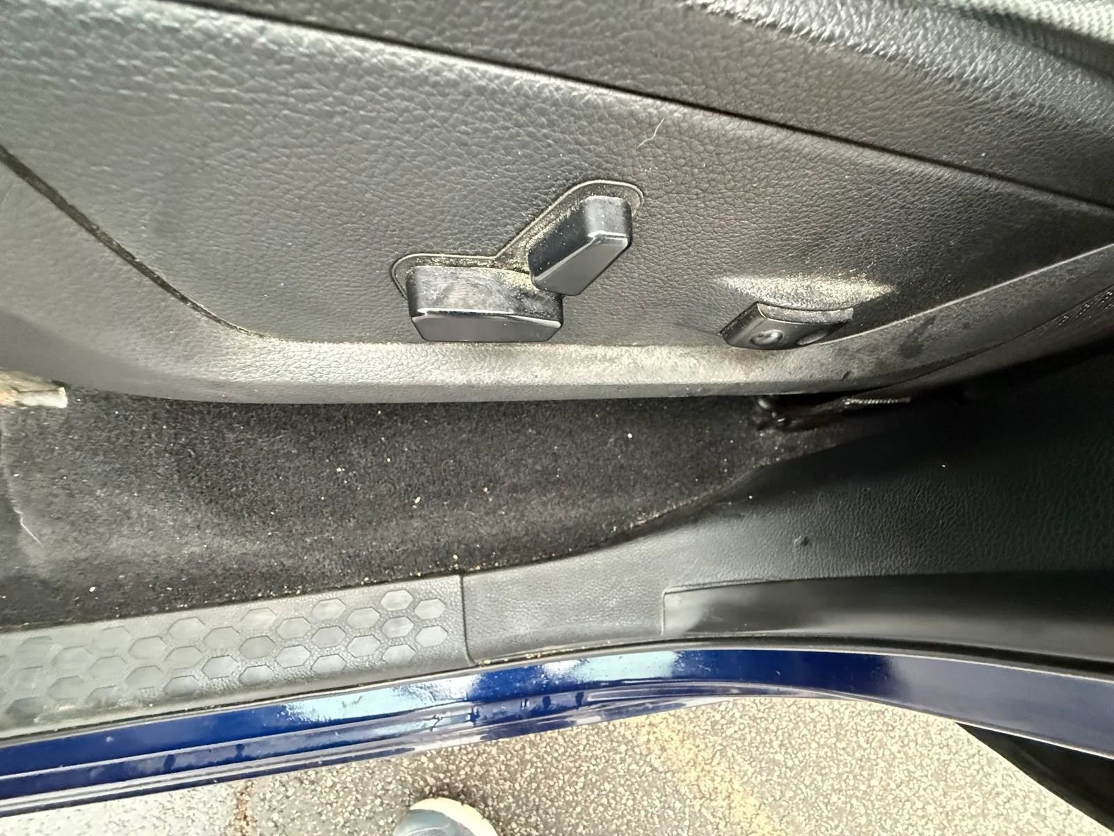 Used 2018 RAM 1500 SLT image 17