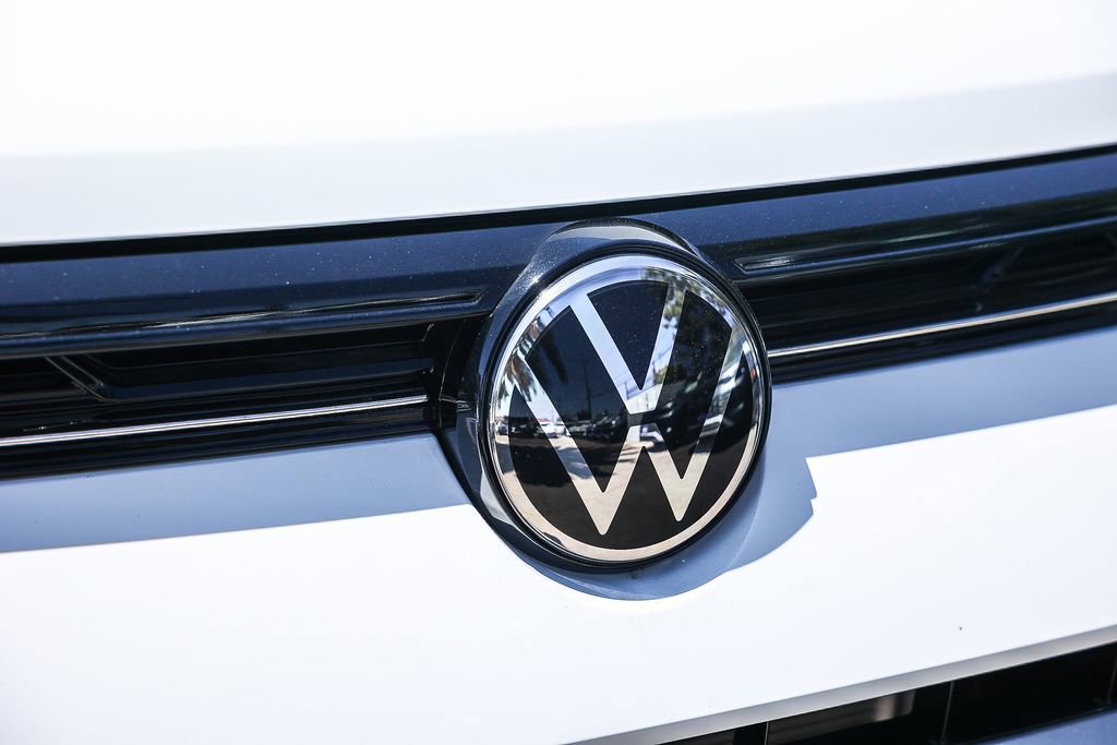 New 2025 Volkswagen Taos S image 15