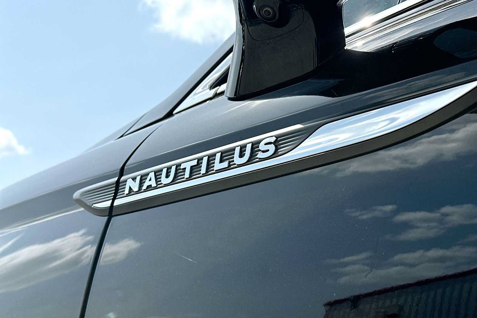 Used 2023 Lincoln Nautilus Reserve w/ Equipment Group 201A AWD/4WD image 15