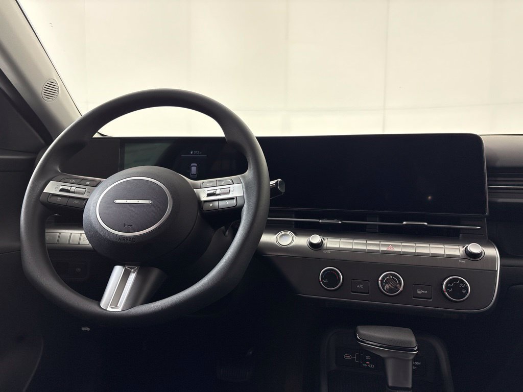 New 2027 Hyundai Kona SE FWD image 21