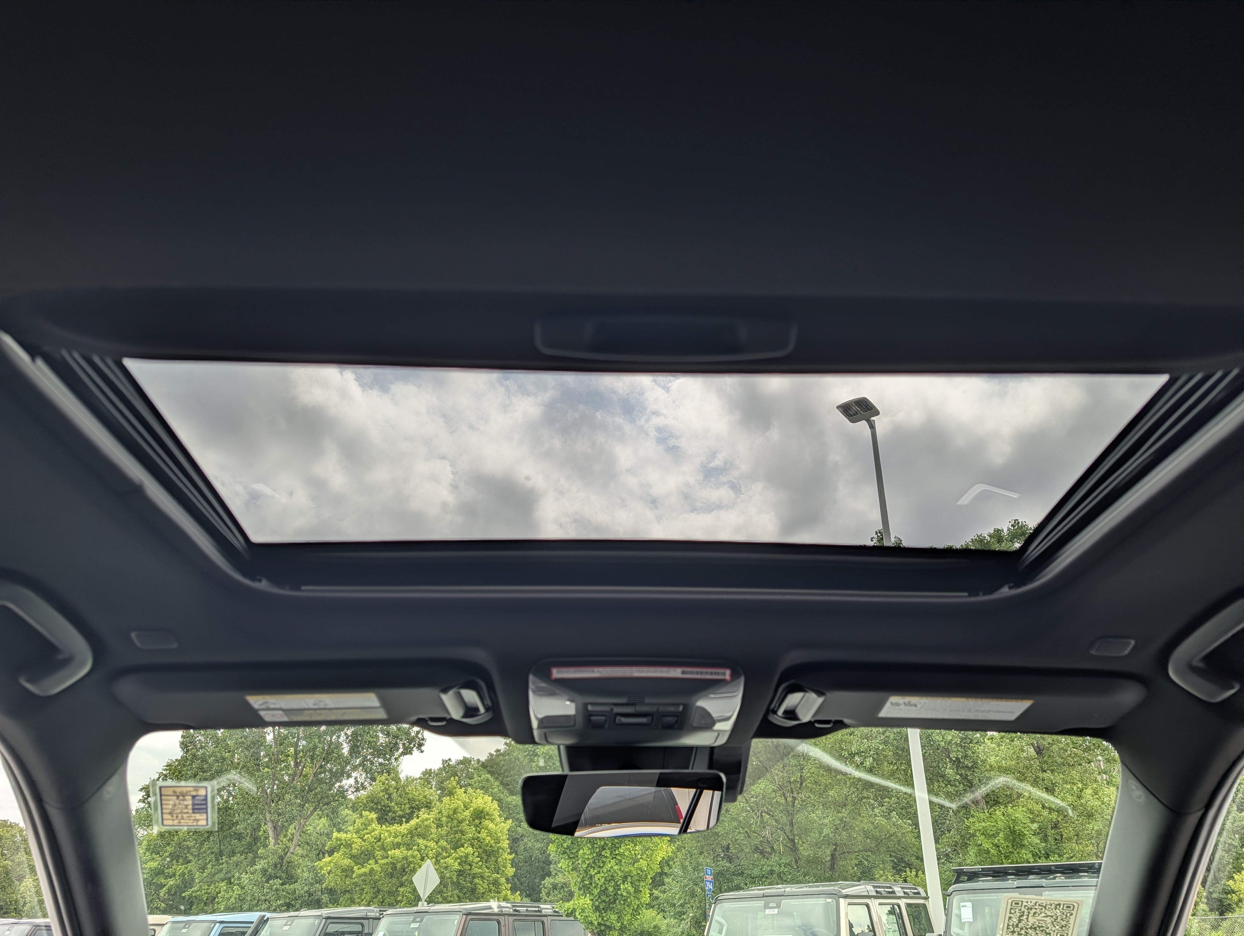 Used 2023 Toyota RAV4 SE w/ Weather & Moonroof Package AWD/4WD image 19