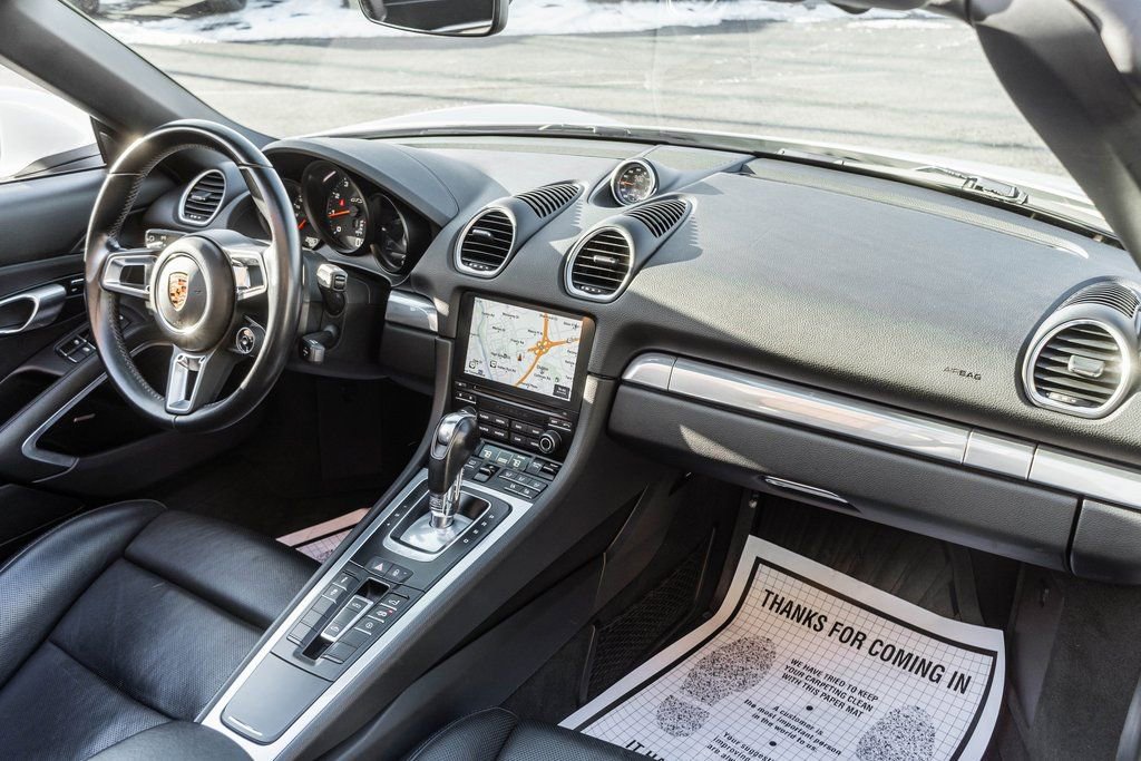 Used 2018 Porsche 718 Boxster GTS RWD image 13