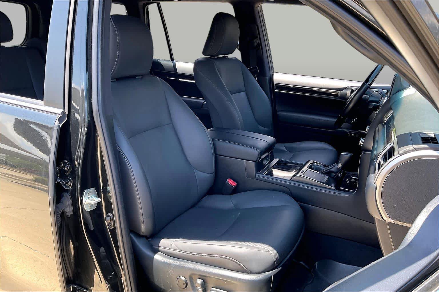 Used 2023 Lexus GX 460 Premium w/ Premium Package AWD/4WD image 9