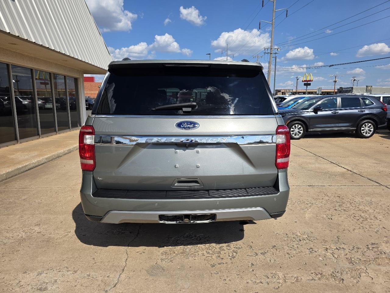 Used 2019 Ford Expedition XLT w/ Equipment Group 202A AWD/4WD image 7