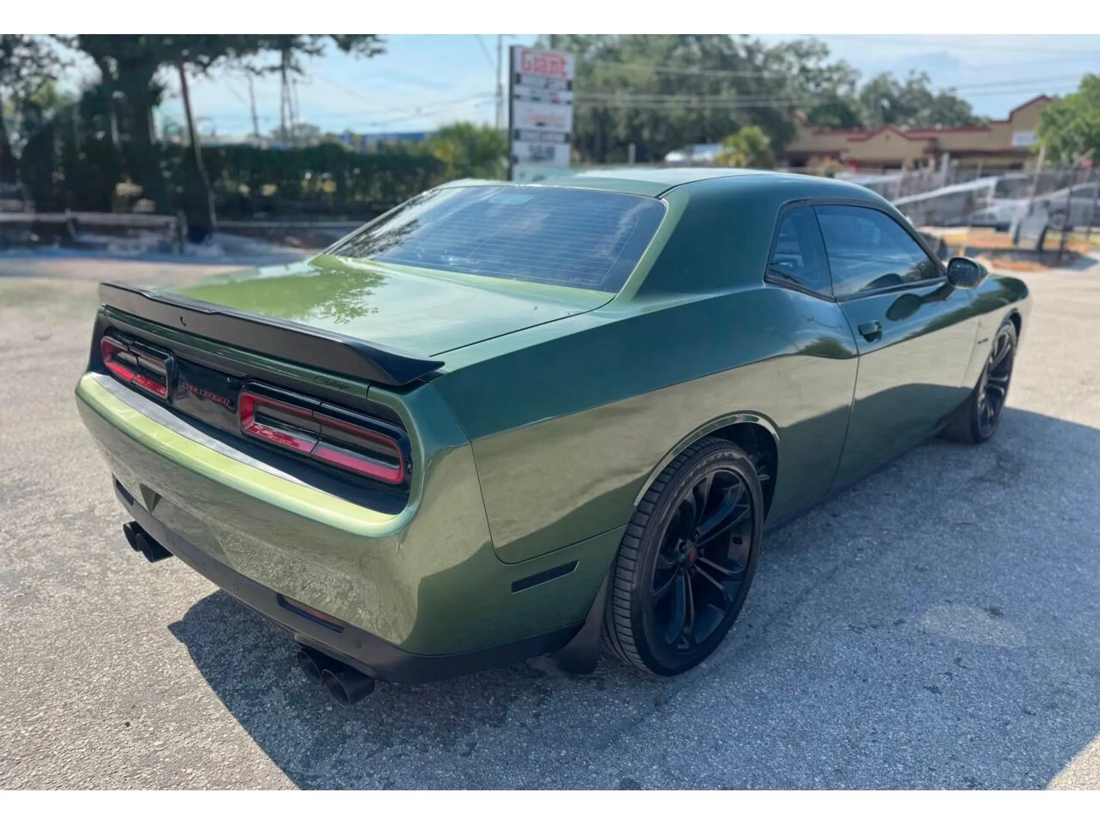Used 2020 Dodge Challenger R/T RWD image 4