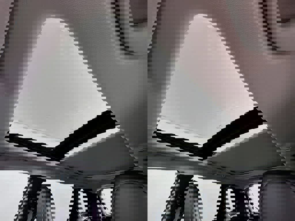 Used 2022 Jeep Cherokee Limited AWD/4WD image 31