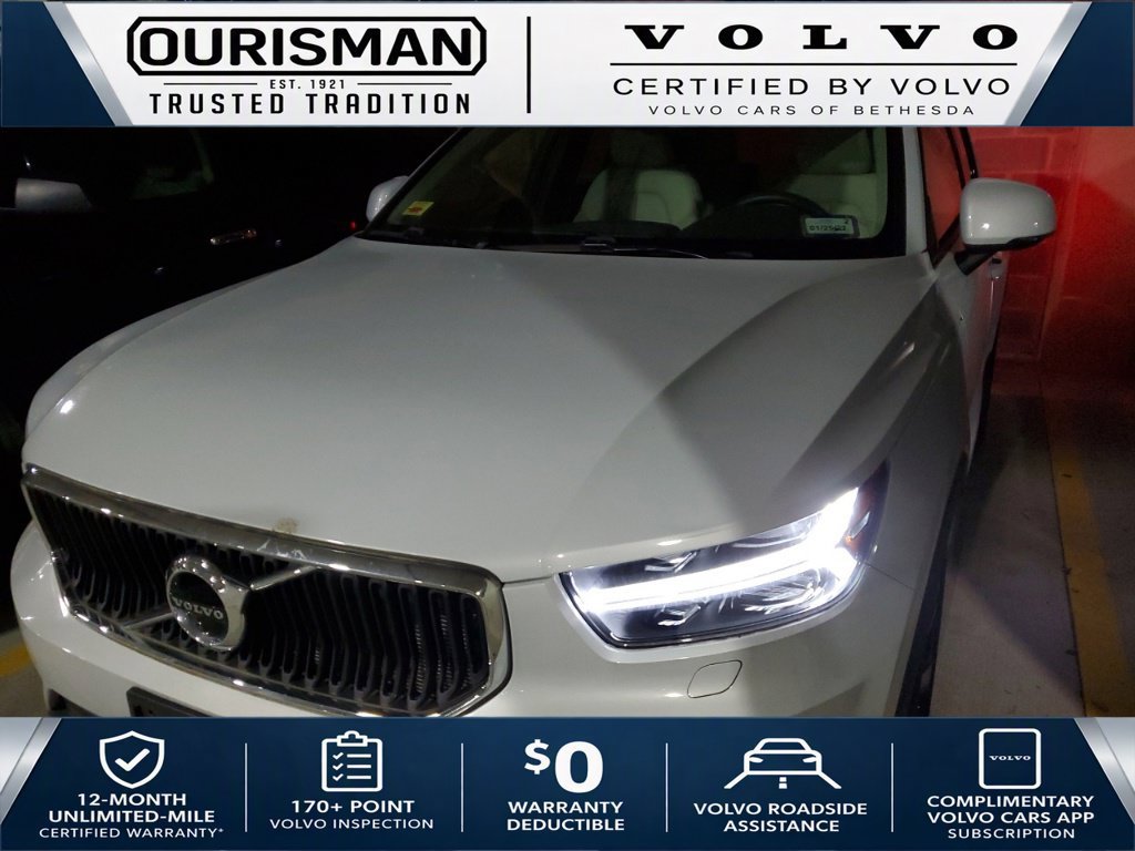 Used 2022 Volvo XC40 T5 Momentum
