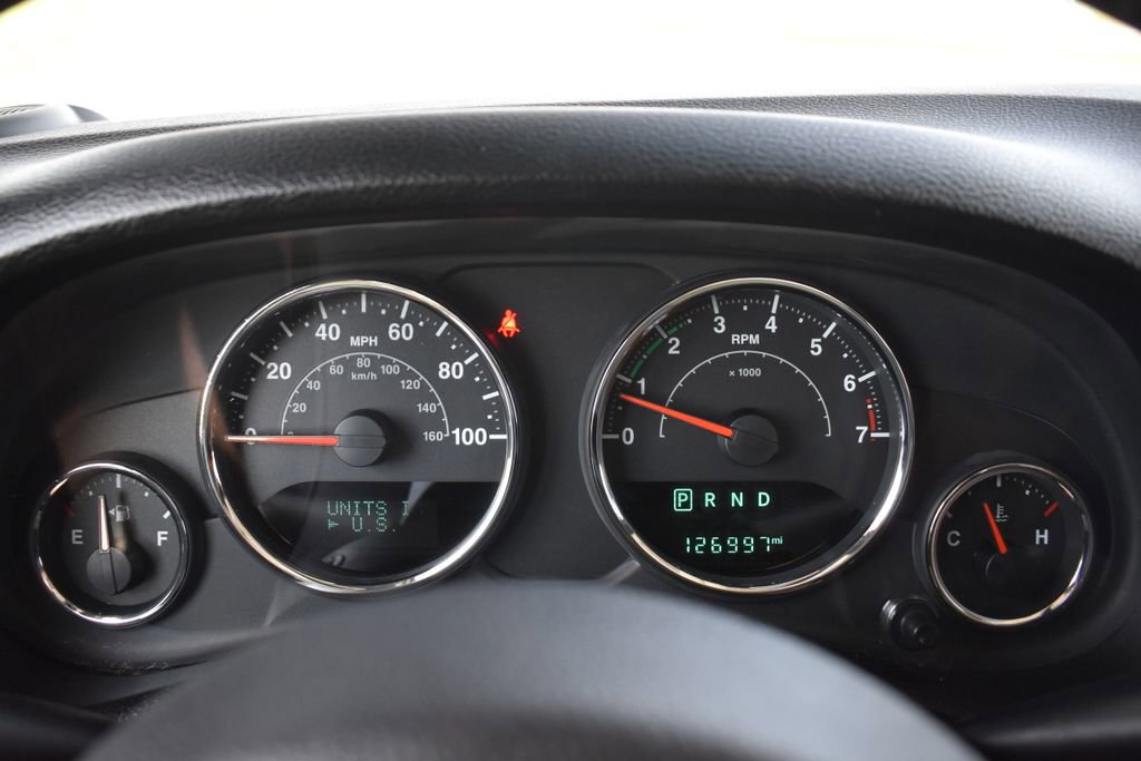 Used 2015 Jeep Wrangler Unlimited Sahara w/ Connectivity Group image 19