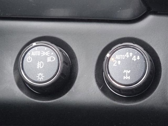 Used 2018 Chevrolet Suburban LT w/ LT Signature Package image 10