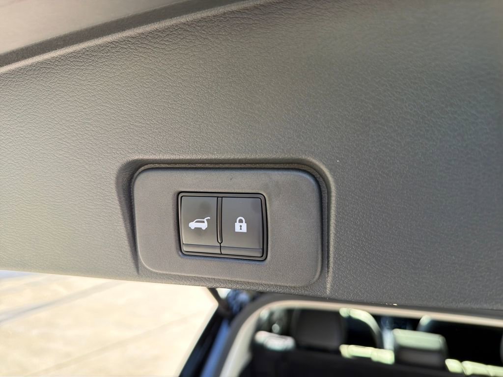 Used 2024 Nissan Rogue SV w/ SV Premium Package image 35