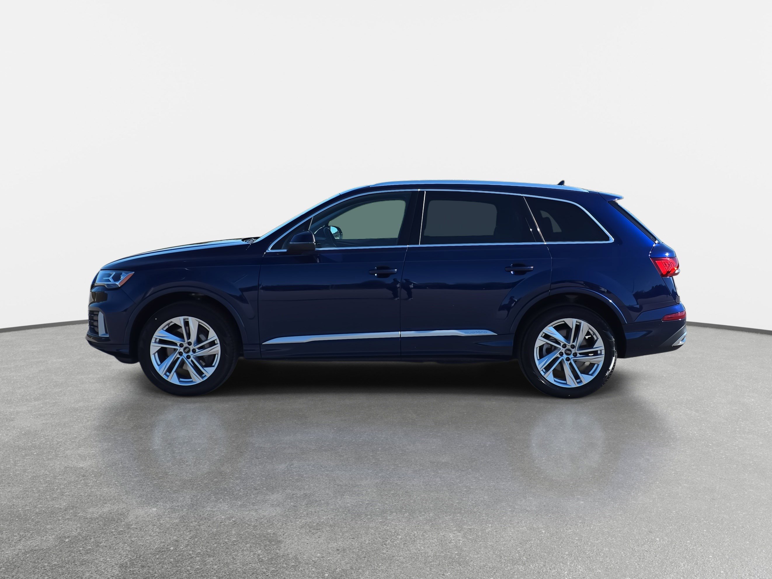 Used 2023 Audi Q7 2.0T Premium w/ Towing Package image 8