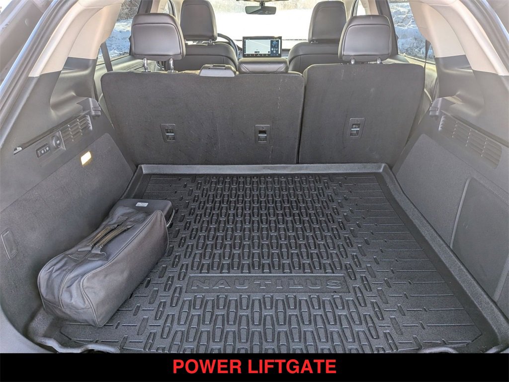 Used 2023 Lincoln Nautilus Reserve w/ Monochromatic Package image 26