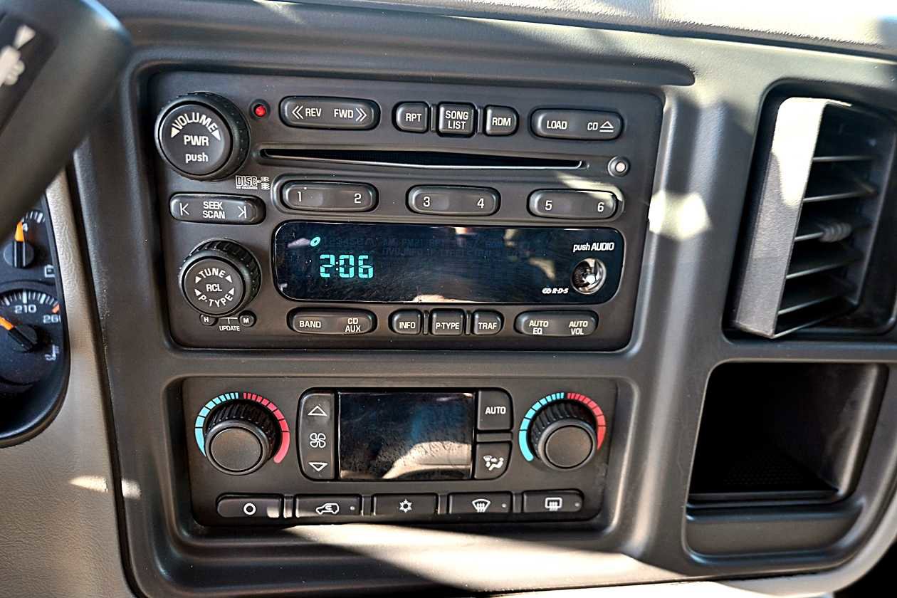 Used 2004 Chevrolet Silverado 2500 LT w/ Skid Plate Package image 24