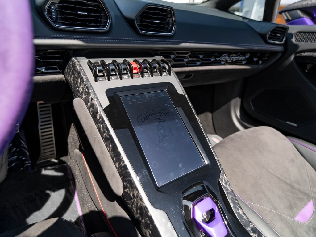Used 2024 Lamborghini Huracan EVO AWD/4WD image 13