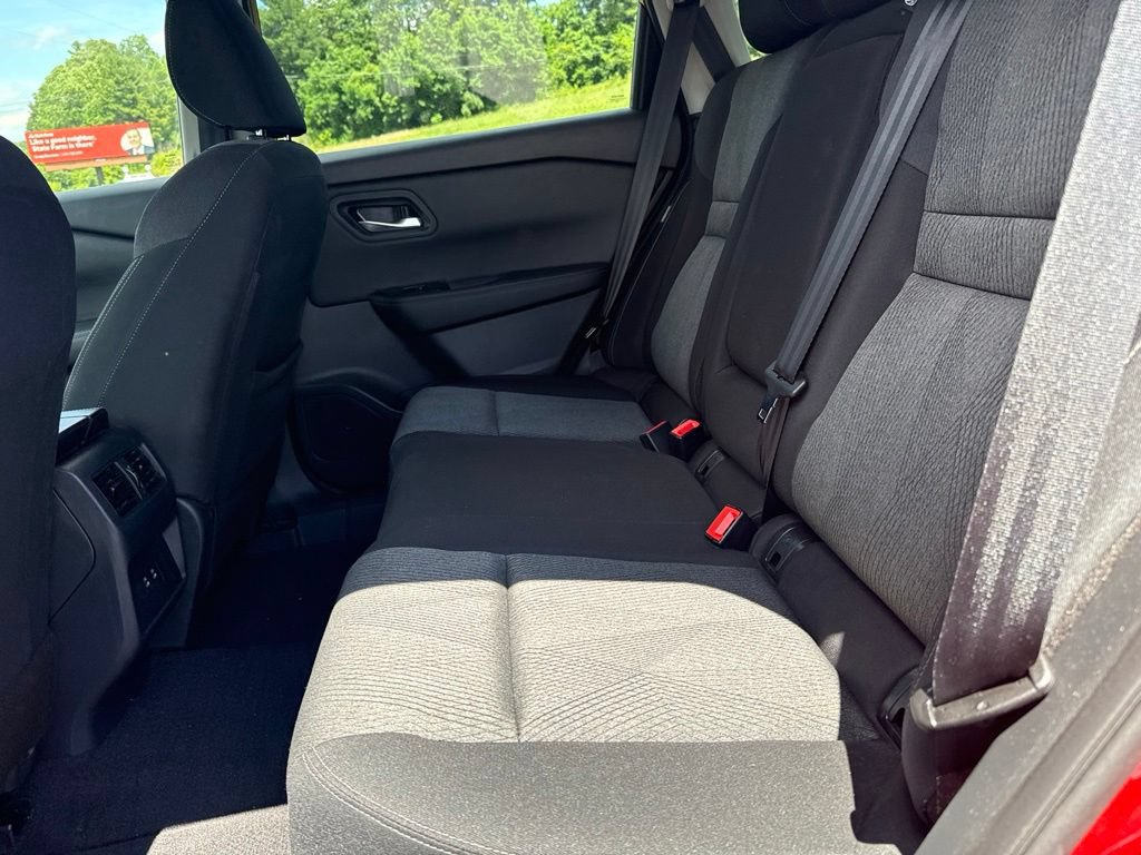 Used 2026 Nissan Rogue SV AWD/4WD image 33