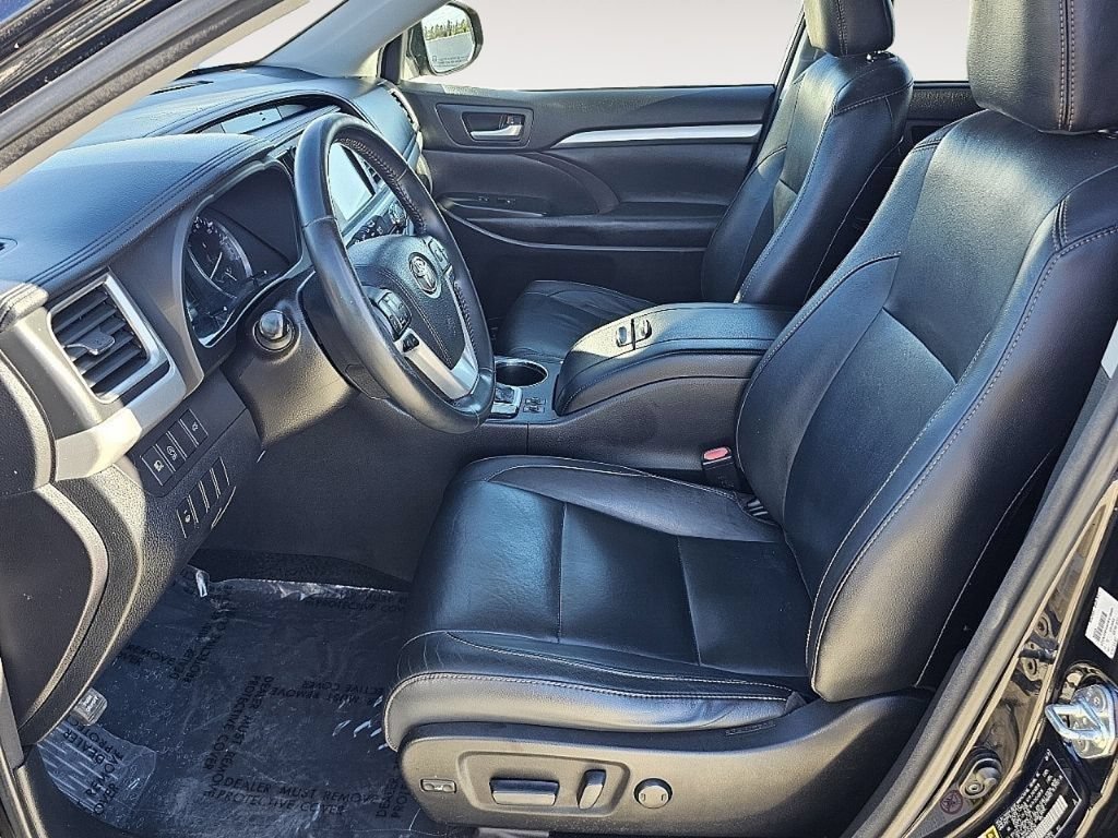 Used 2017 Toyota Highlander XLE FWD image 26