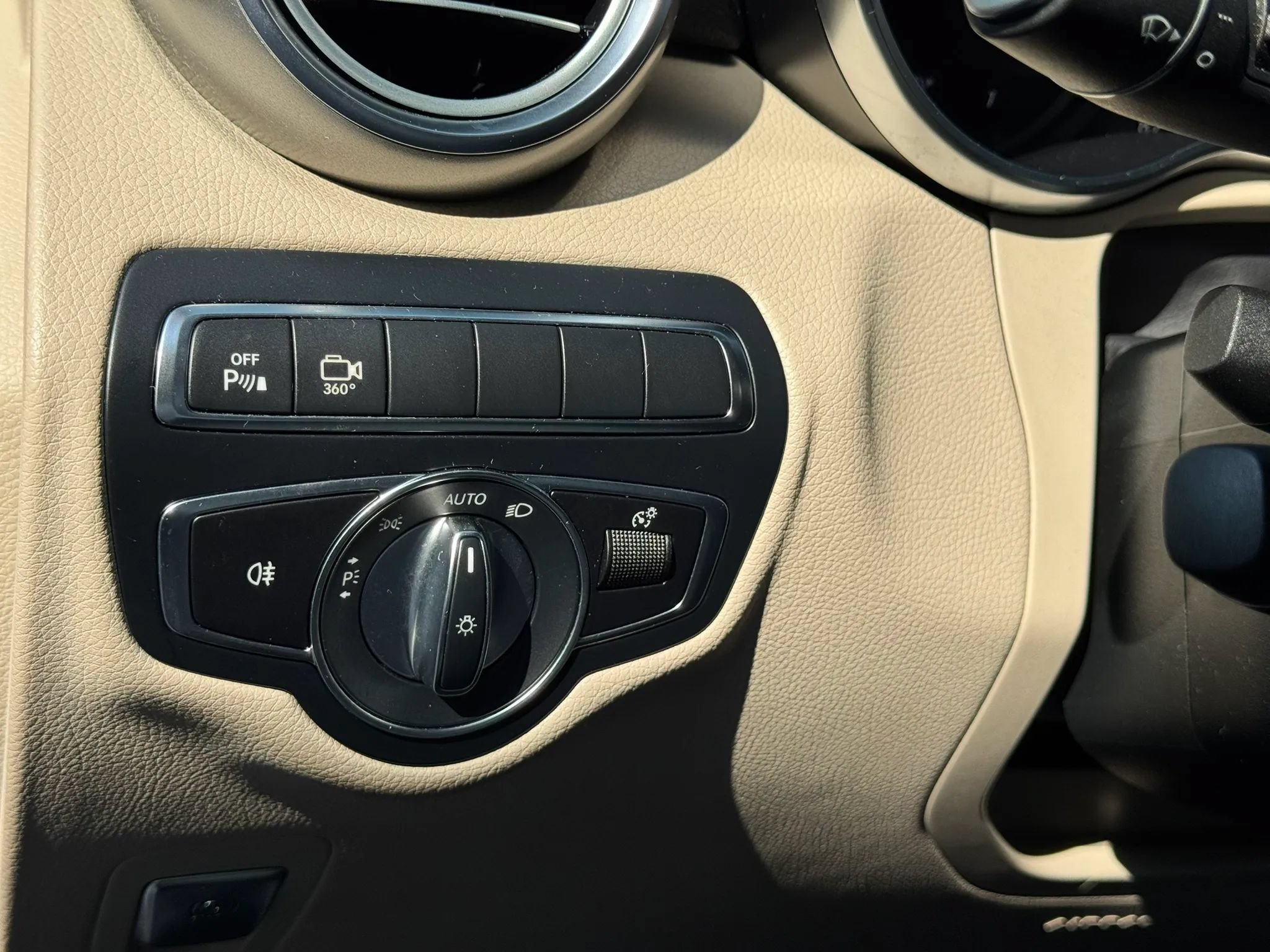 Used 2019 Mercedes-Benz GLC 300 image 20