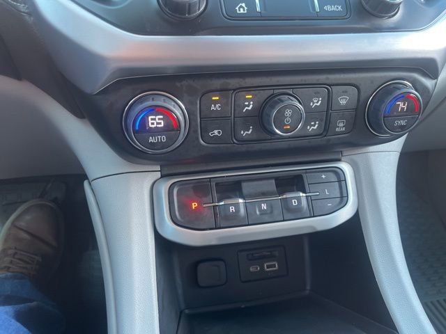 Used 2023 GMC Acadia SLT w/ Preferred Package image 15