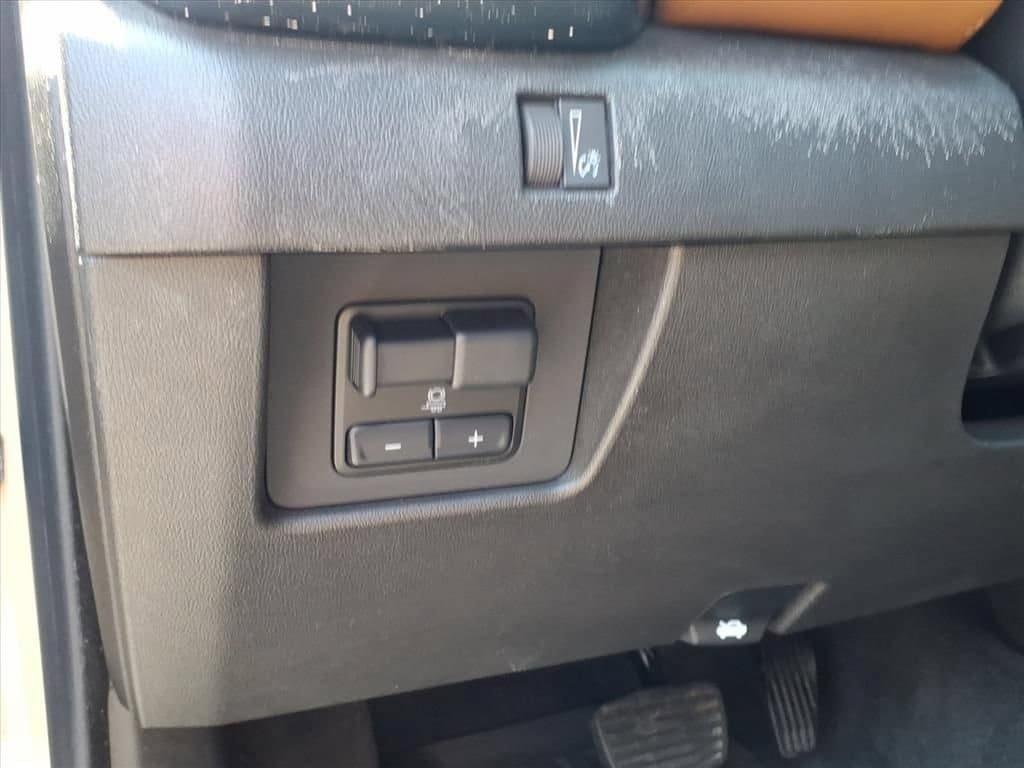 Used 2023 GMC Canyon AT4 w/ AT4 Premium Package AWD/4WD image 19