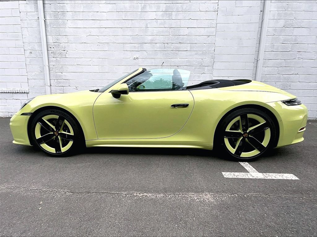 Certified 2025 Porsche 911 Carrera RWD image 2