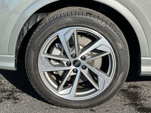 Certified 2025 Audi Q3 2.0T Premium w/ Convenience Plus Package AWD/4WD image 10
