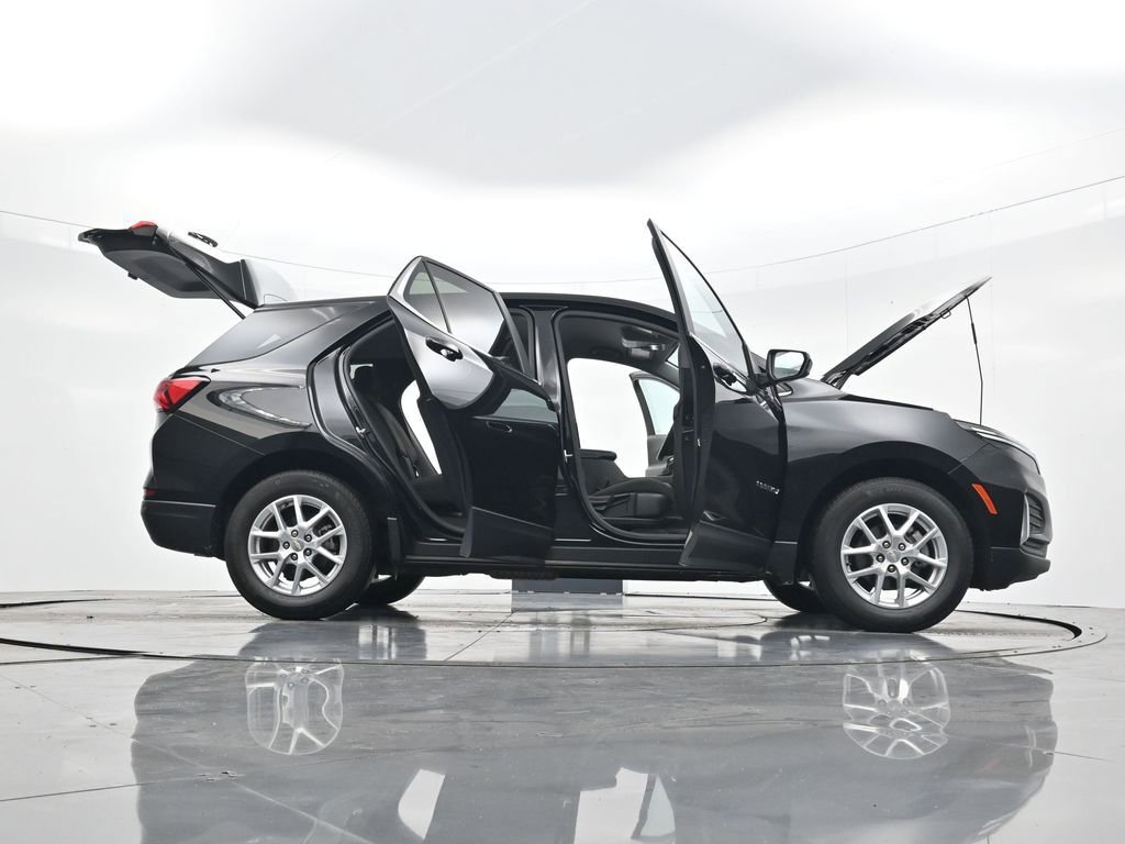 Used 2023 Chevrolet Equinox LT image 44