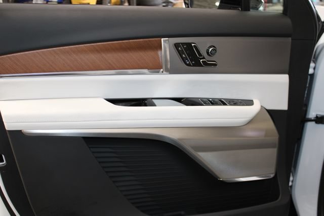 New 2027 Cadillac Vistiq Sport AWD/4WD image 30
