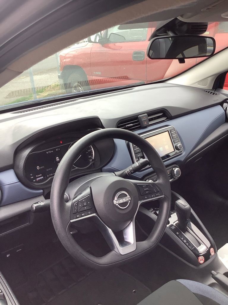 Used 2024 Nissan Versa SV FWD image 2