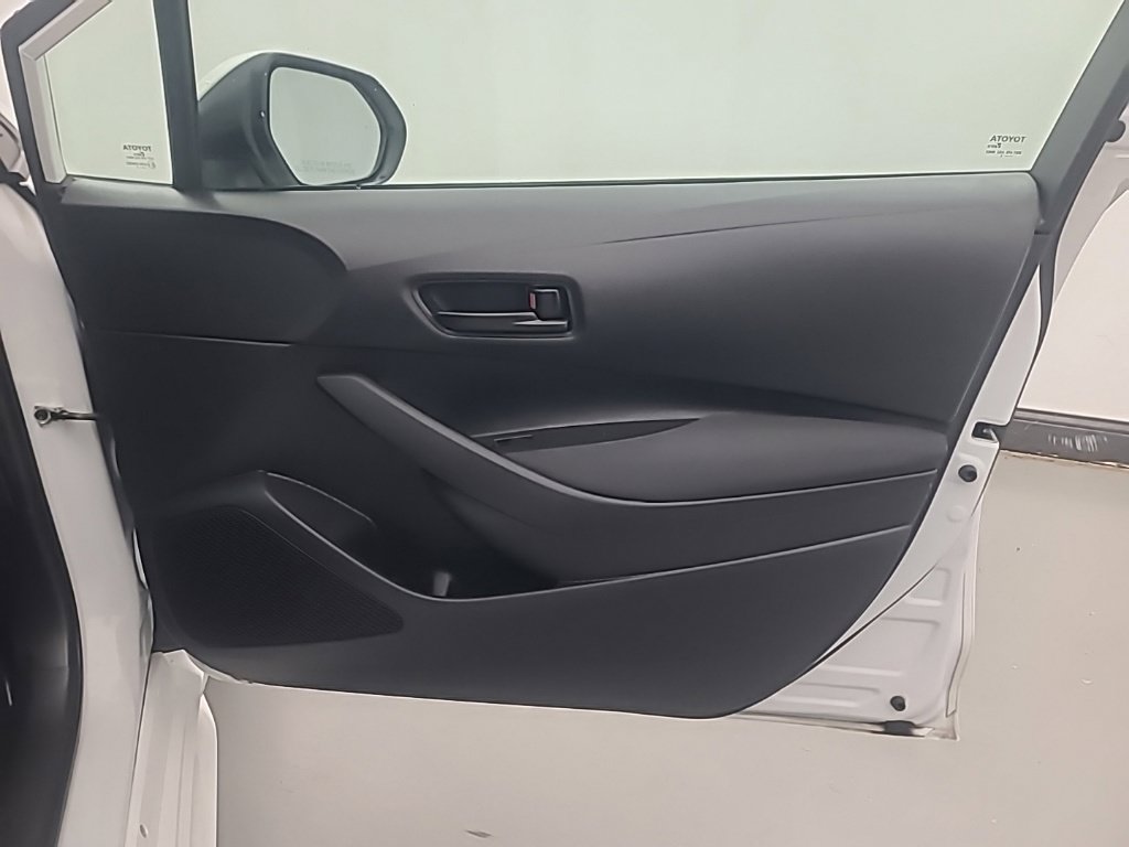 Used 2025 Toyota Corolla LE FWD image 14
