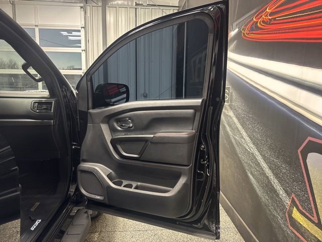 Used 2021 Nissan Titan PRO-4X w/ Pro-4x Convenience Package image 28