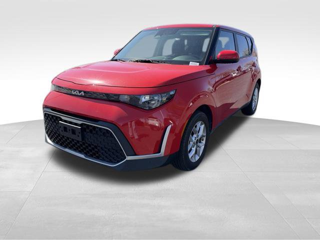 Certified 2025 Kia Soul LX w/ LX Technology Package FWD image 4