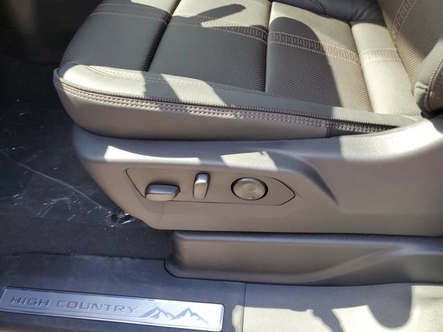 New 2026 Chevrolet Tahoe High Country w/ LPO, Illumination Package AWD/4WD image 17
