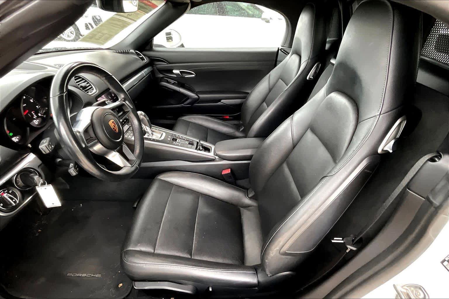 Used 2019 Porsche 718 Boxster RWD image 15