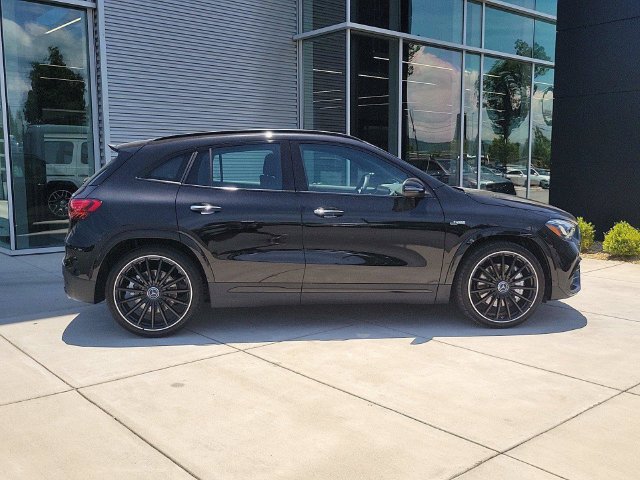 Used 2025 Mercedes-Benz GLA 35 AMG 4MATIC image 2