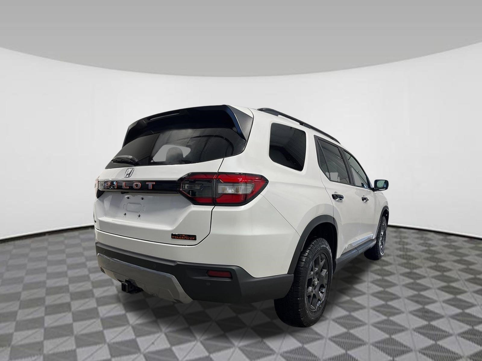 New 2026 Honda Pilot TrailSport image 7