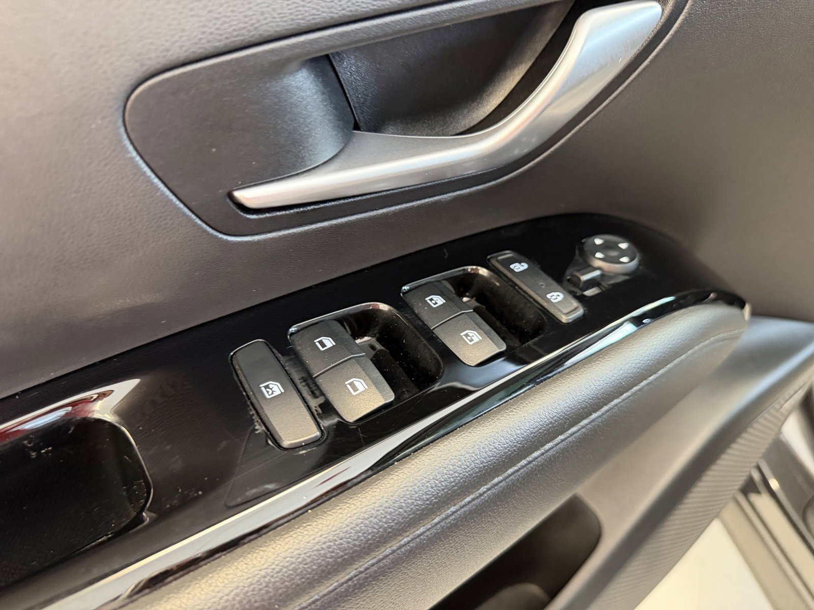 Used 2023 Hyundai Tucson Limited w/ Cargo Package image 35