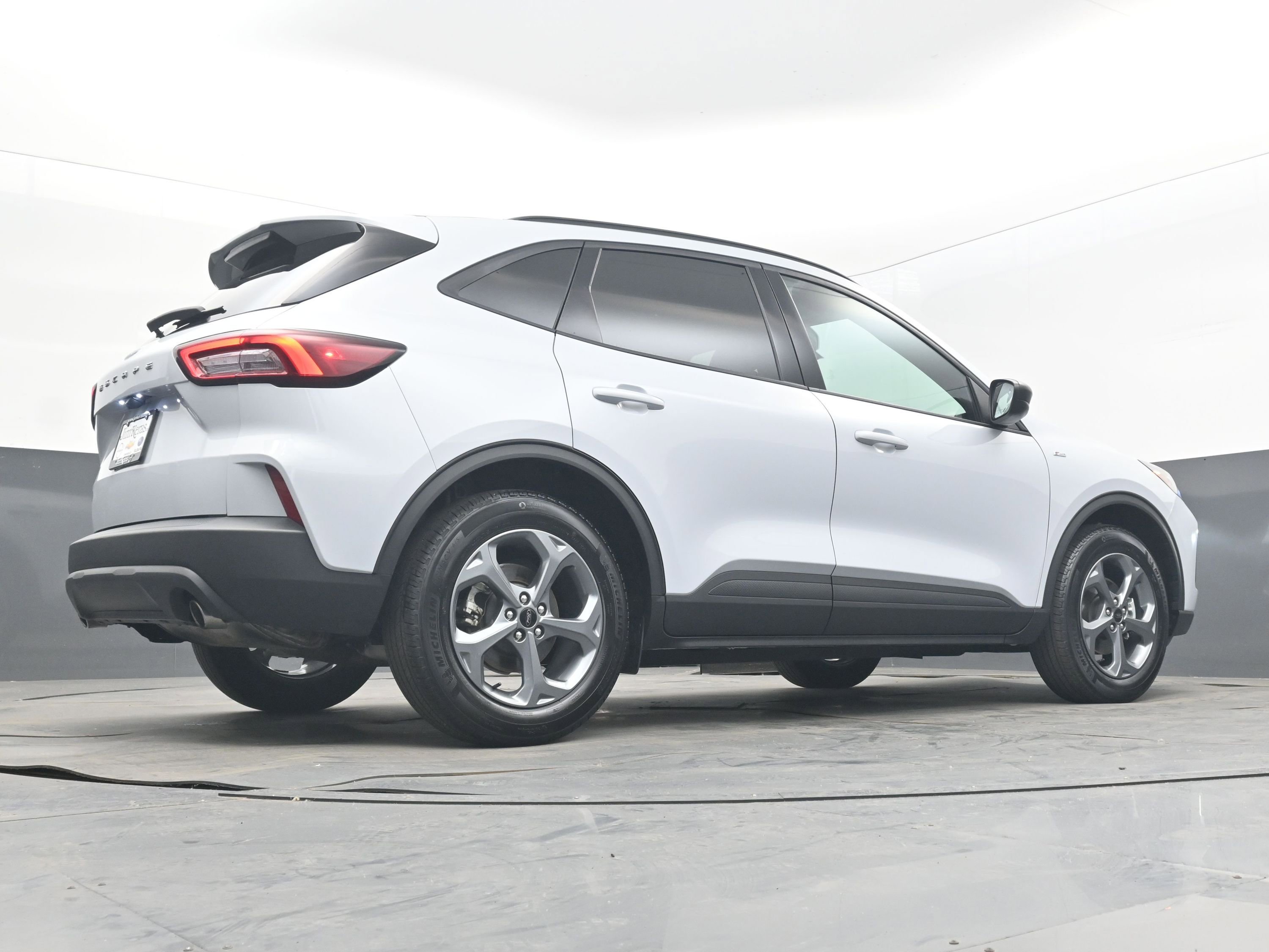 Used 2025 Ford Escape ST-Line image 27