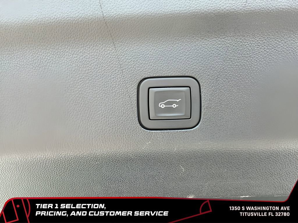 Used 2025 Chevrolet Tahoe LT AWD/4WD image 18