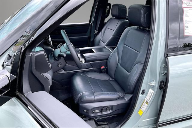 Used 2025 Toyota Tundra Platinum AWD/4WD image 18