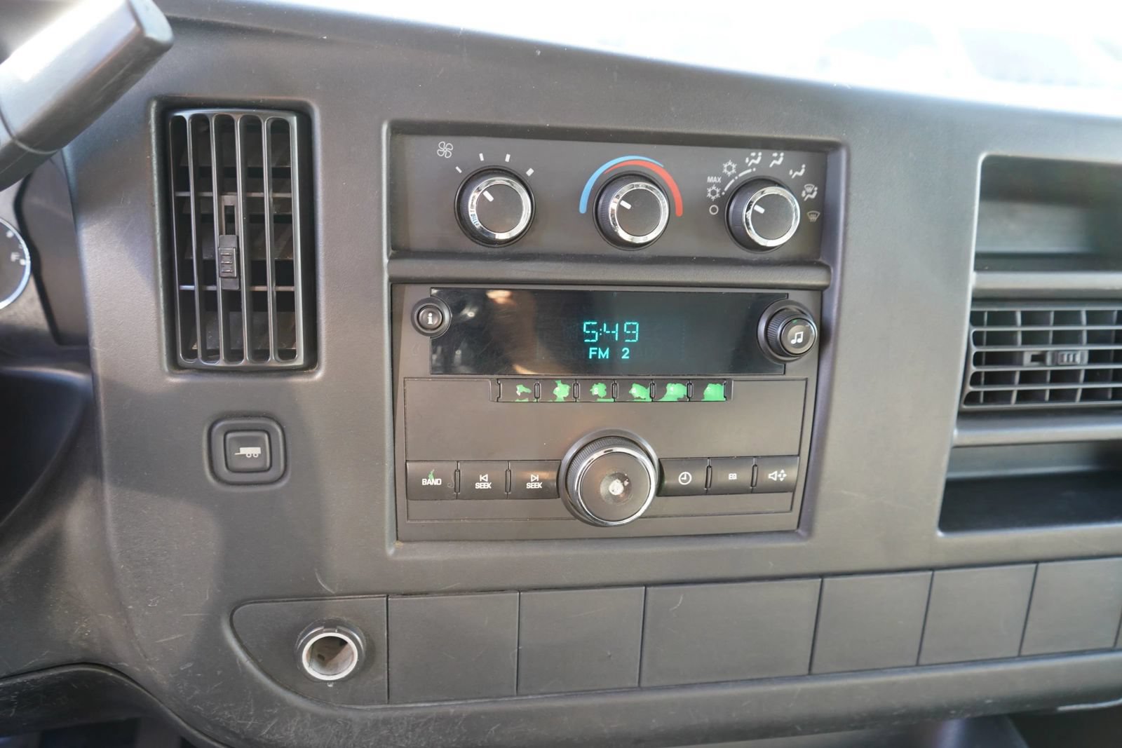 Used 2012 Chevrolet Express 3500 w/ Chrome Appearance Package RWD image 10